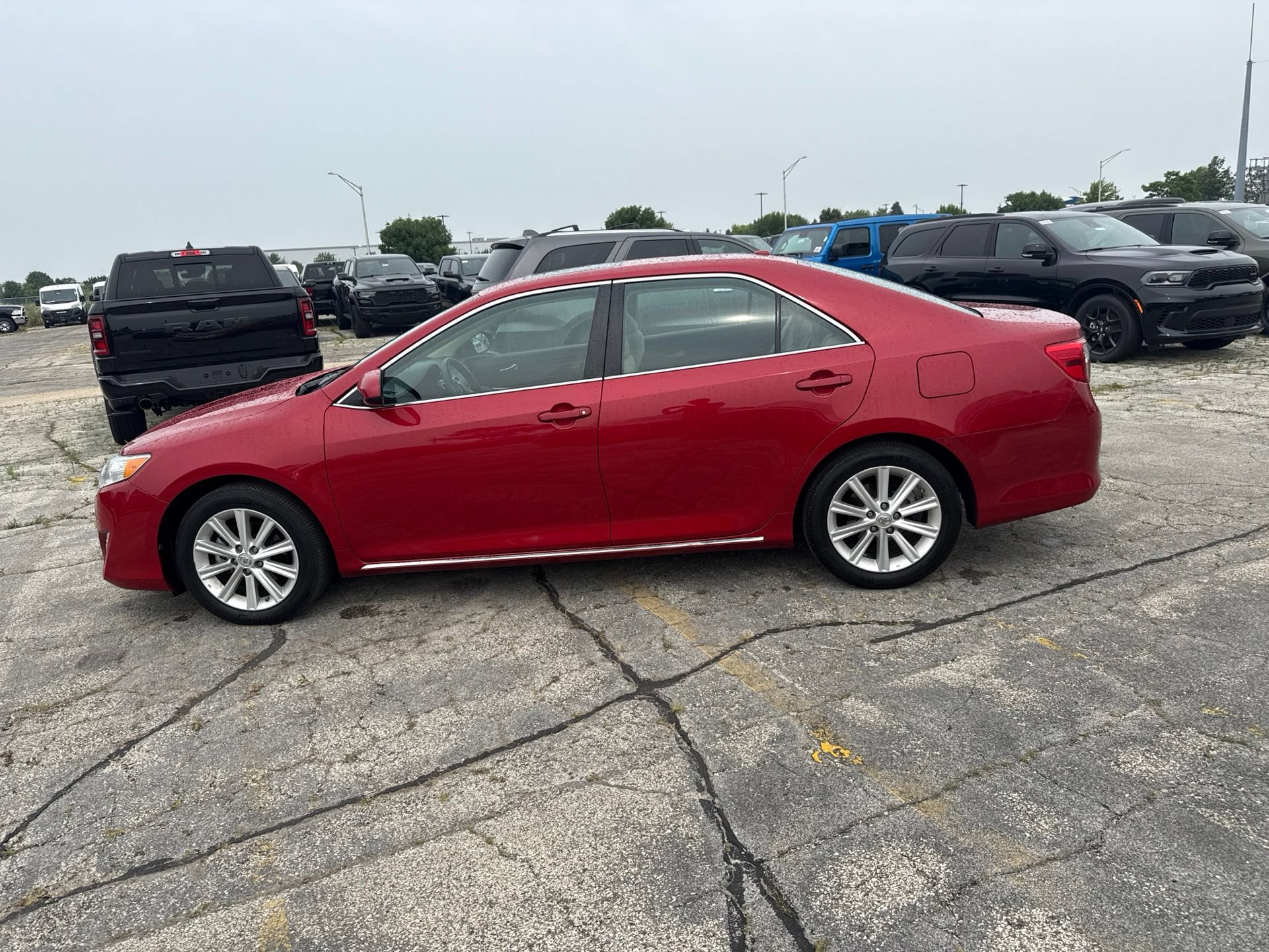 Used 2014 Toyota Camry XLE FWD image 9