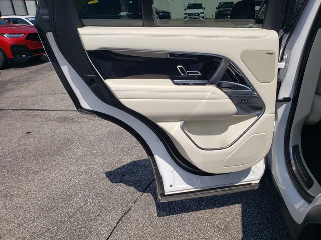 Used 2025 Land Rover Range Rover SE AWD/4WD image 16