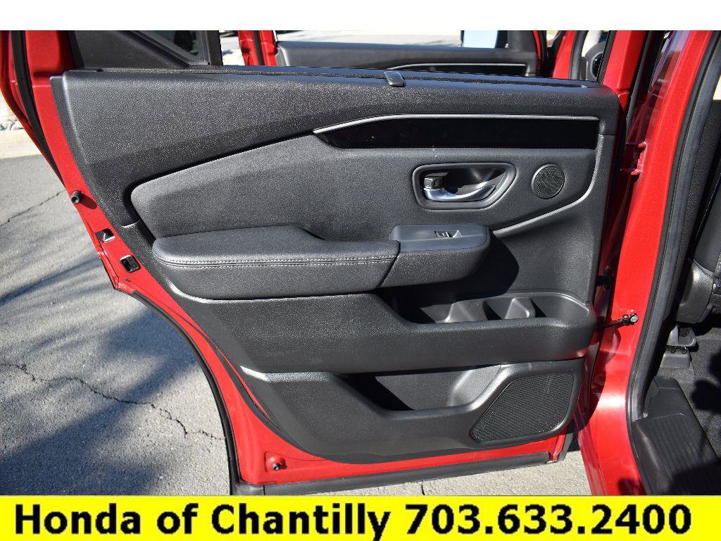 Used 2025 Honda Pilot EX-L image 26