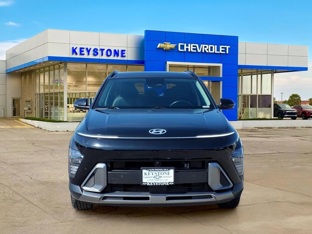 Used 2024 Hyundai Kona Limited AWD/4WD image 2