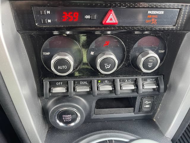 Used 2018 Toyota 86 RWD image 21
