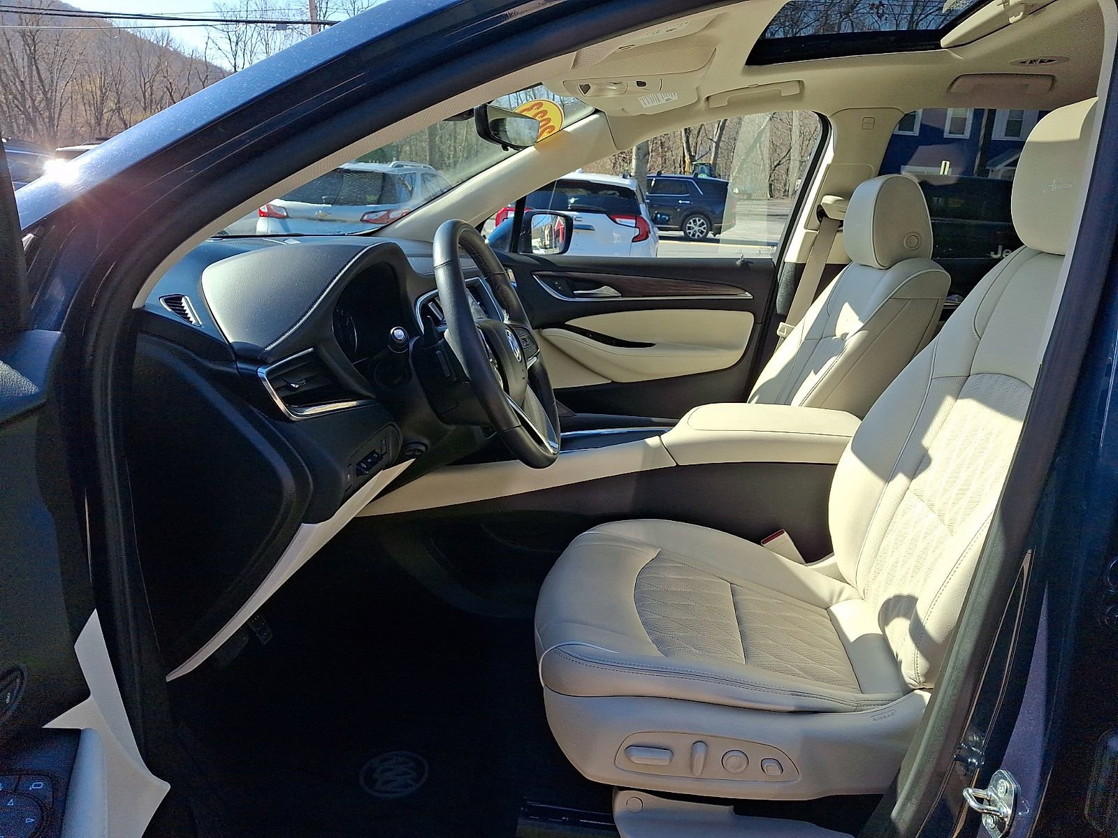 Used 2023 Buick Enclave Avenir w/ Avenir Technology Package image 14