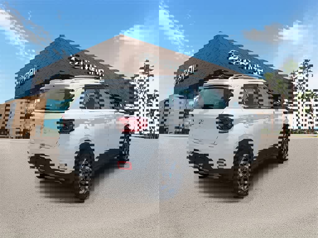 New 2025 Hyundai Venue SEL image 3