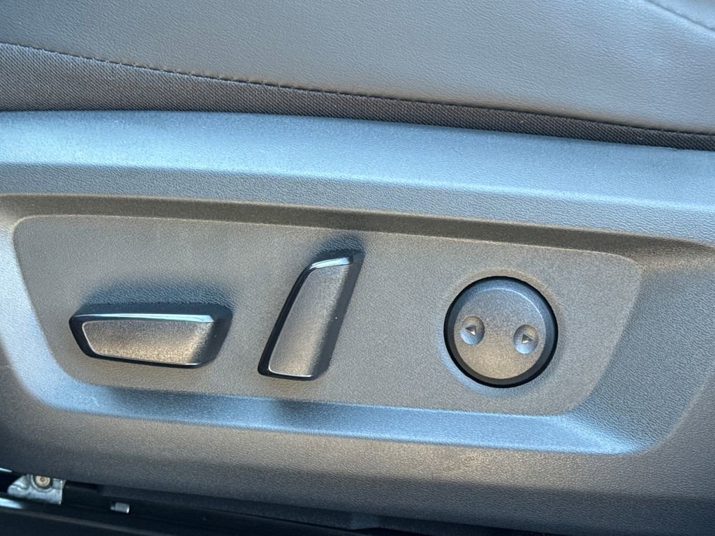 New 2026 Nissan Rogue SV image 32