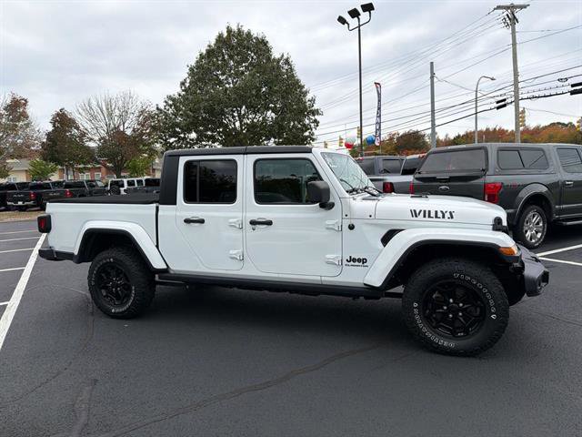 Certified 2021 Jeep Gladiator Willys image 2