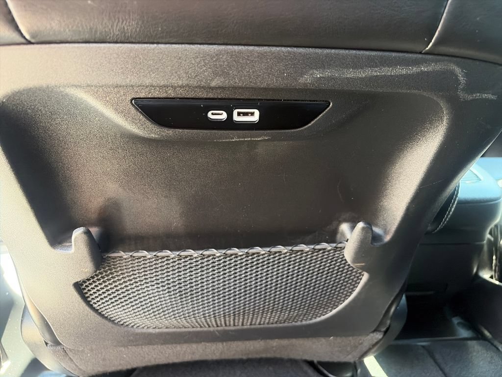 Used 2025 Chrysler Pacifica Limited FWD image 38