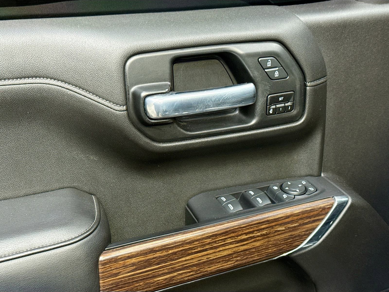 Used 2021 Chevrolet Silverado 1500 High Country w/ Technology Package AWD/4WD image 21