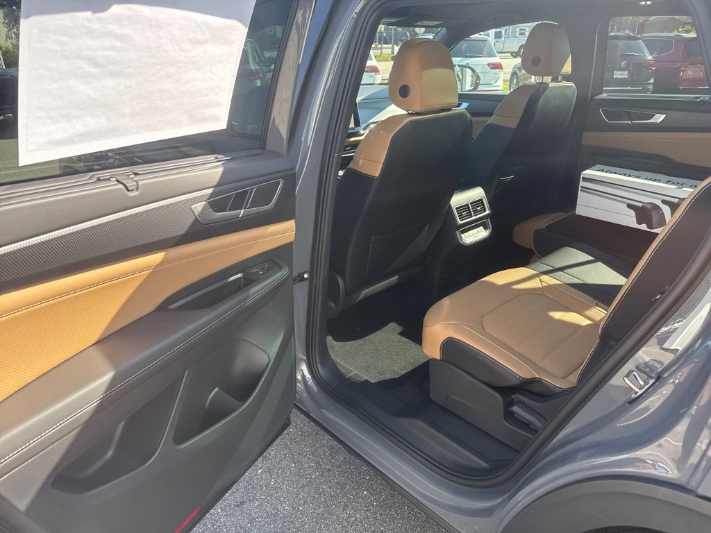 New 2026 Volkswagen Atlas Cross Sport SEL R-Line image 25