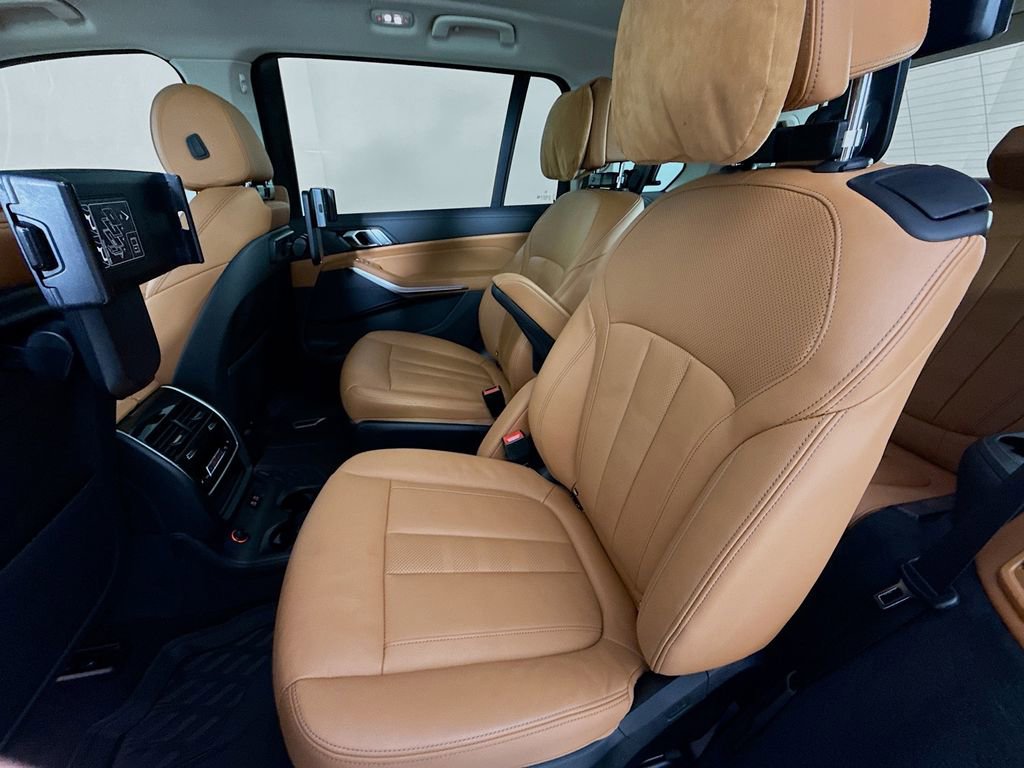 Used 2022 BMW X7 xDrive40i w/ Premium Package AWD/4WD image 25
