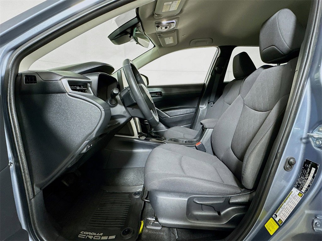 Used 2024 Toyota Corolla Cross LE image 18