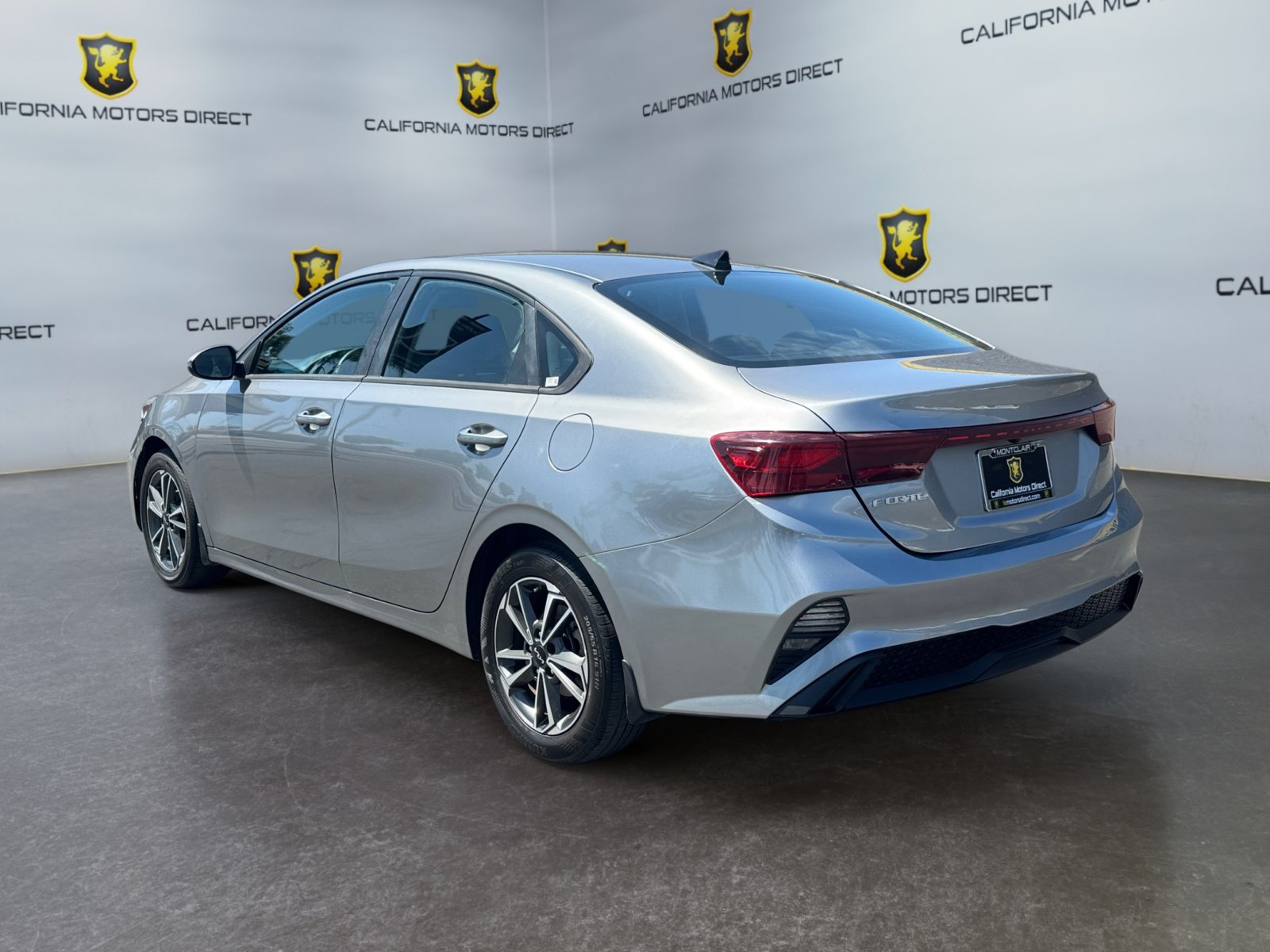 Used 2023 Kia Forte LXS w/ LXS Technology Package FWD image 3