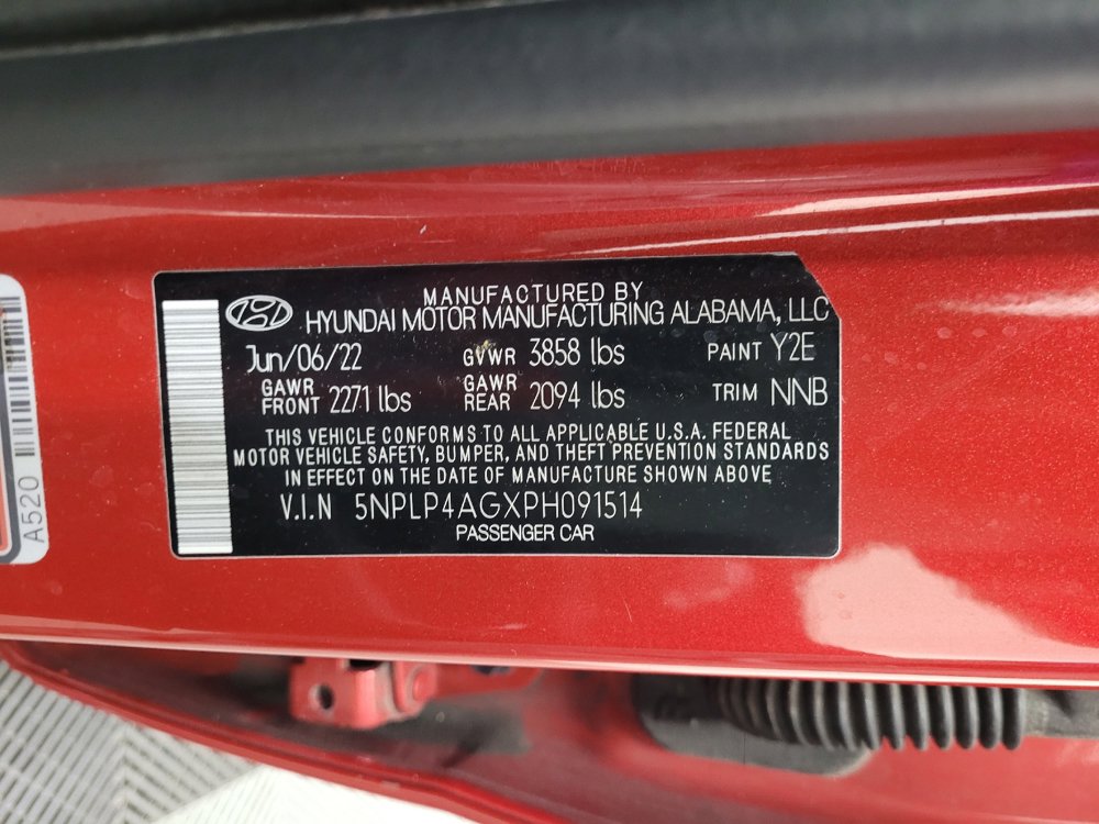 Used 2023 Hyundai Elantra Limited w/ Preferred Accessory Package FWD image 33