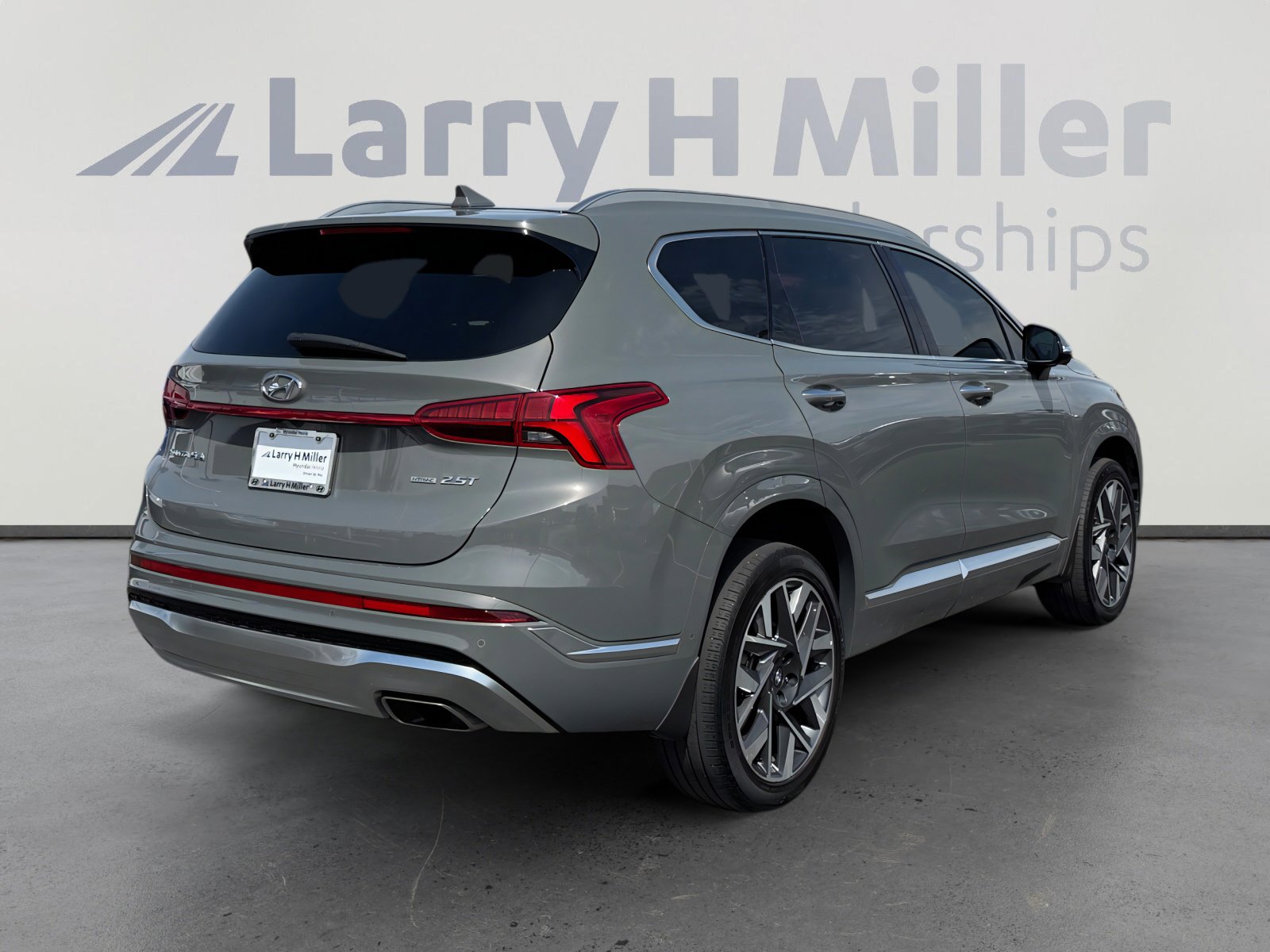 Used 2023 Hyundai Santa Fe Calligraphy image 5