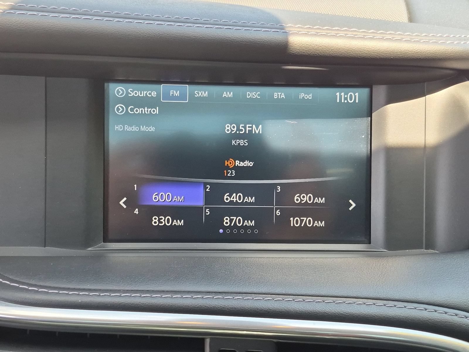 Used 2019 INFINITI QX30 w/ Navigation Package FWD image 19