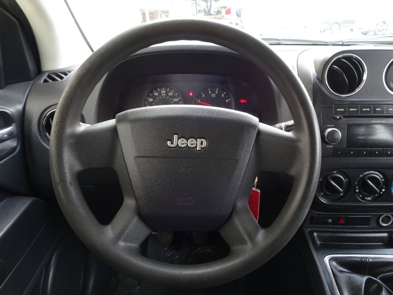 Used 2009 Jeep Compass Sport FWD image 15