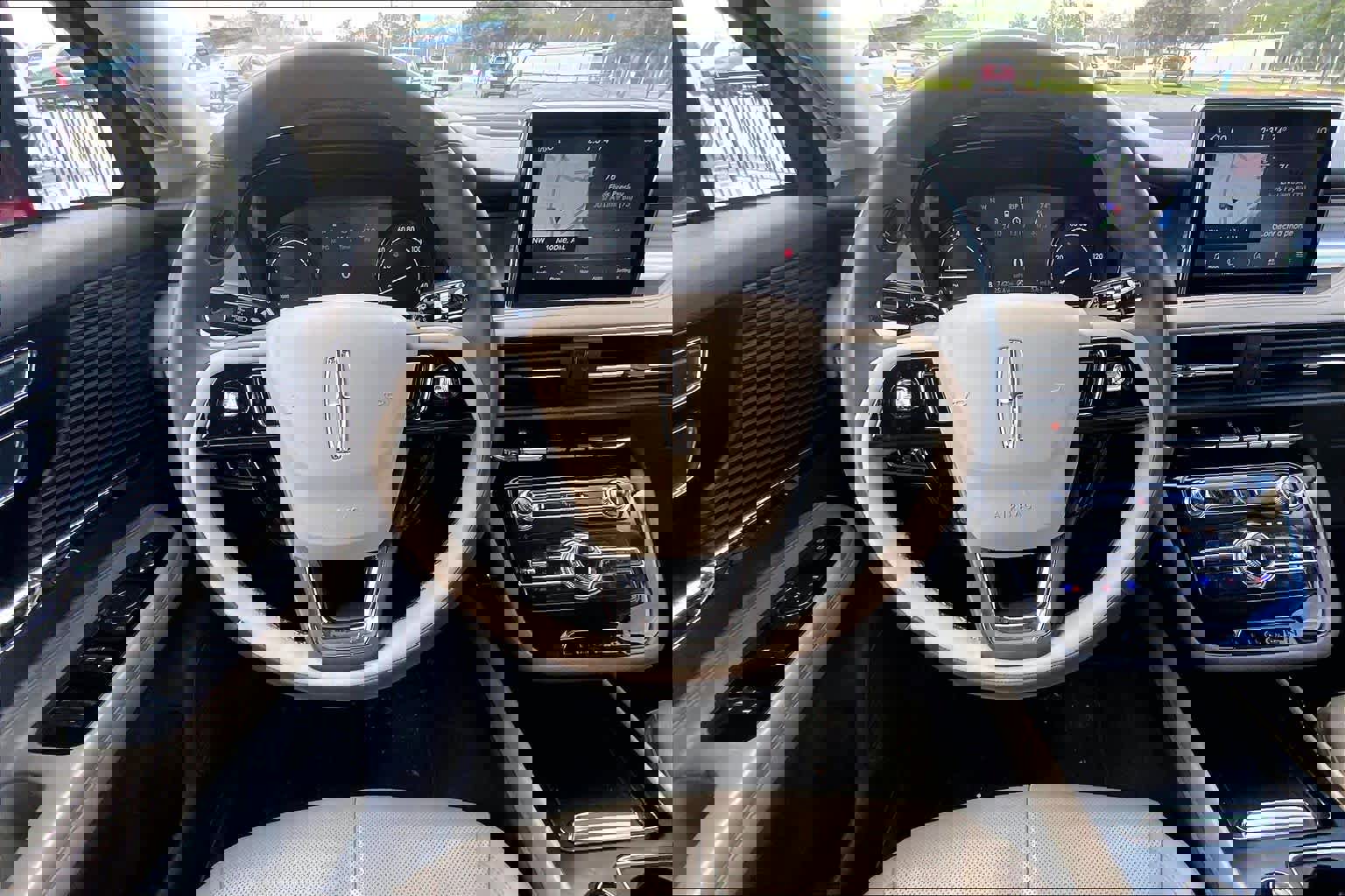 Used 2022 Lincoln Corsair FWD w/ Equipment Group 101A image 5