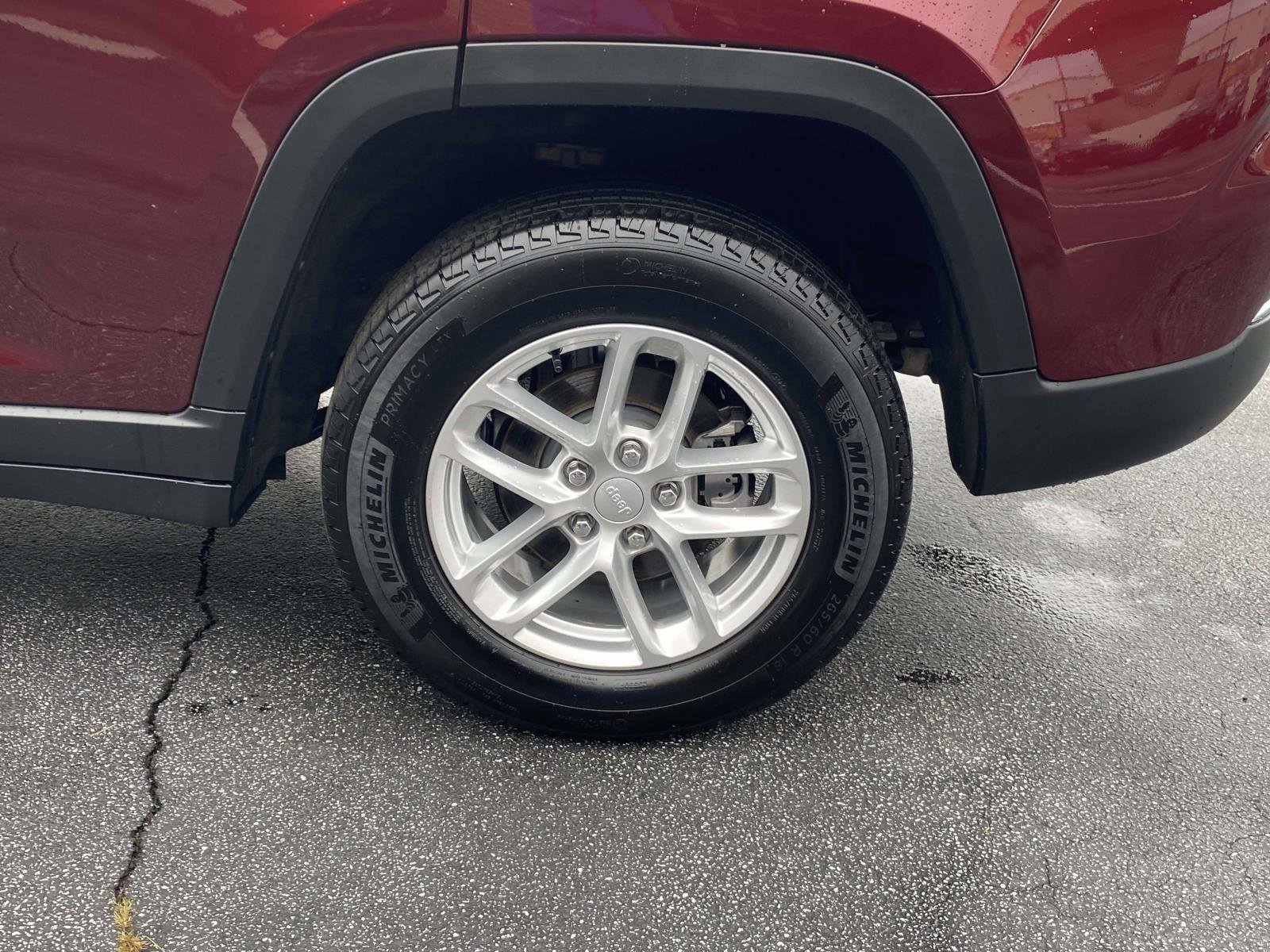 Certified 2024 Jeep Grand Cherokee Laredo X image 23