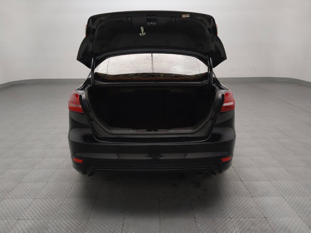 Used 2015 Ford Focus SE w/ SE Sport Package image 29