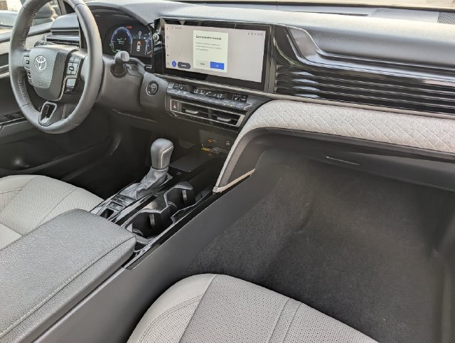 Used 2026 Toyota Camry XLE AWD/4WD image 32