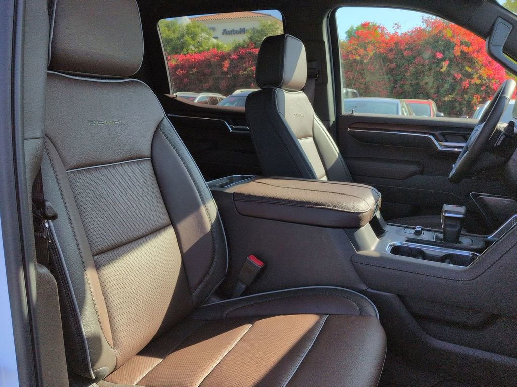 Certified 2026 GMC Sierra 1500 Denali w/ Denali Reserve Package AWD/4WD image 30
