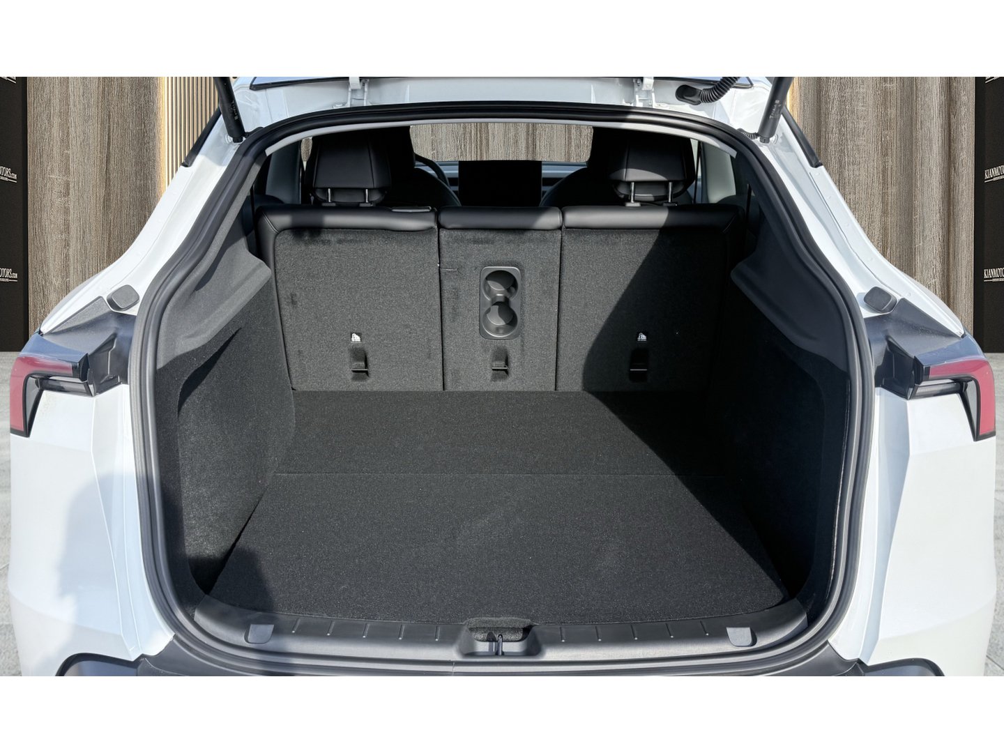 Used 2026 Tesla Model Y 2WD image 11