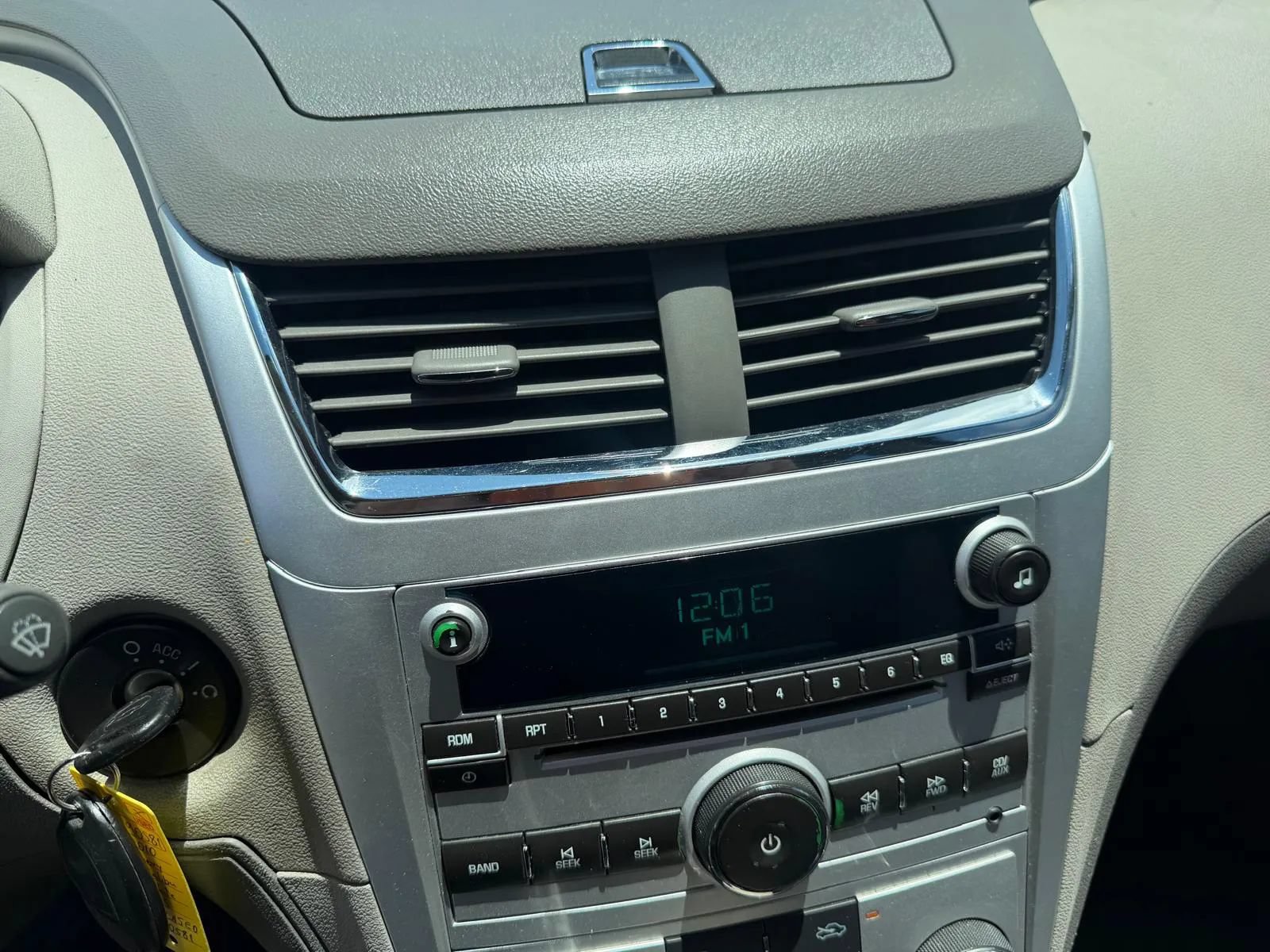 Used 2010 Chevrolet Malibu LS FWD image 15