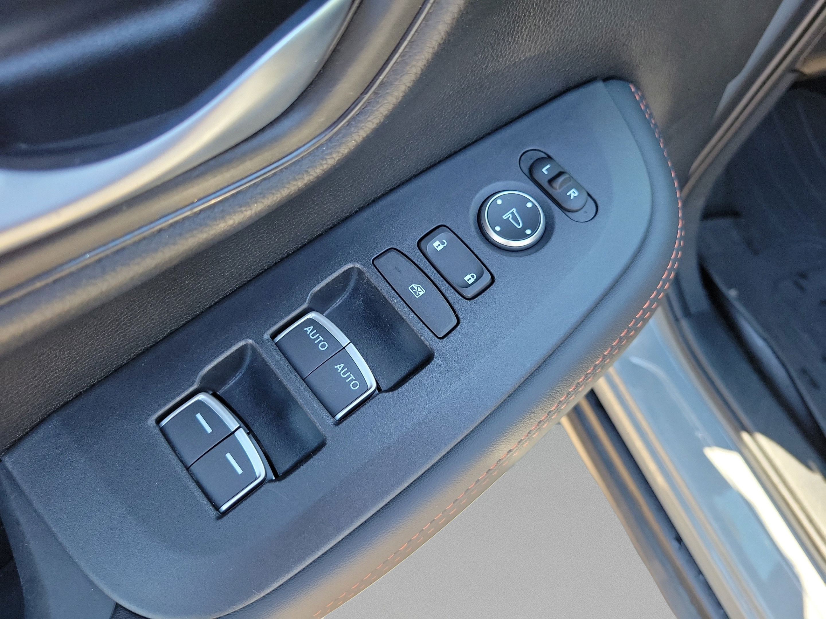 Certified 2025 Honda HR-V Sport image 23