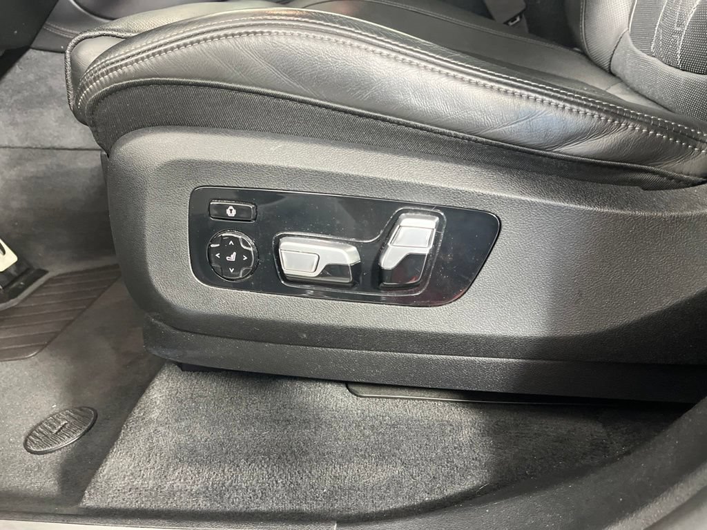 Used 2020 BMW X5 M50i w/ Executive Package AWD/4WD image 28