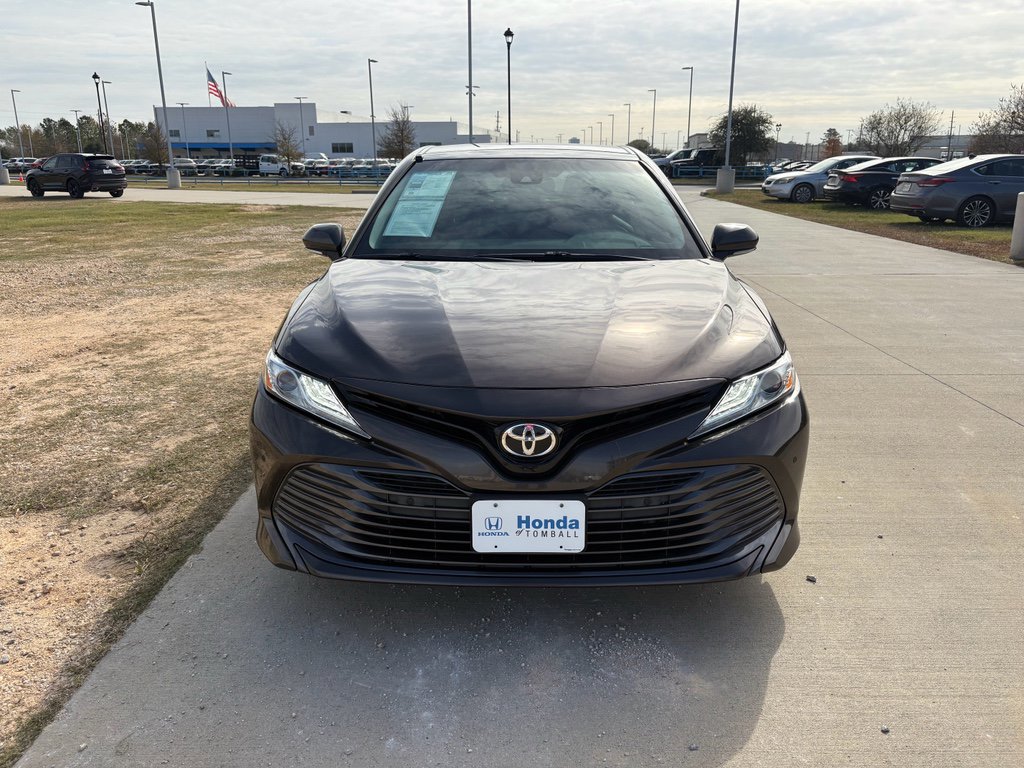 Used 2018 Toyota Camry XLE image 3