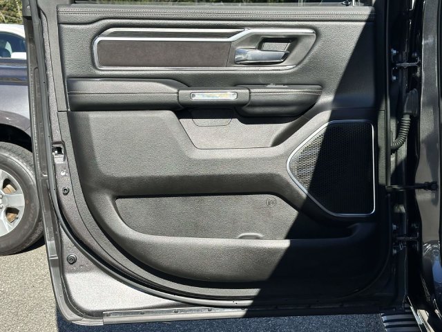 Used 2024 RAM 1500 Laramie AWD/4WD image 18