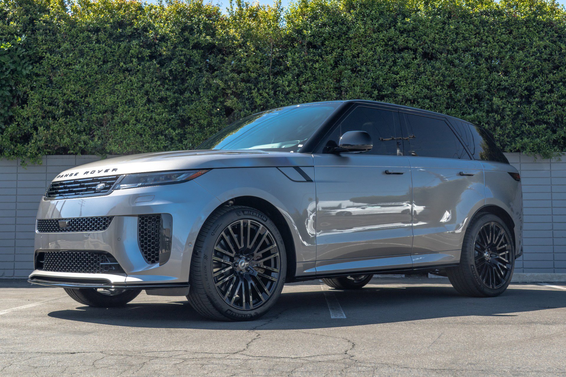 Used 2024 Land Rover Range Rover Sport image 11