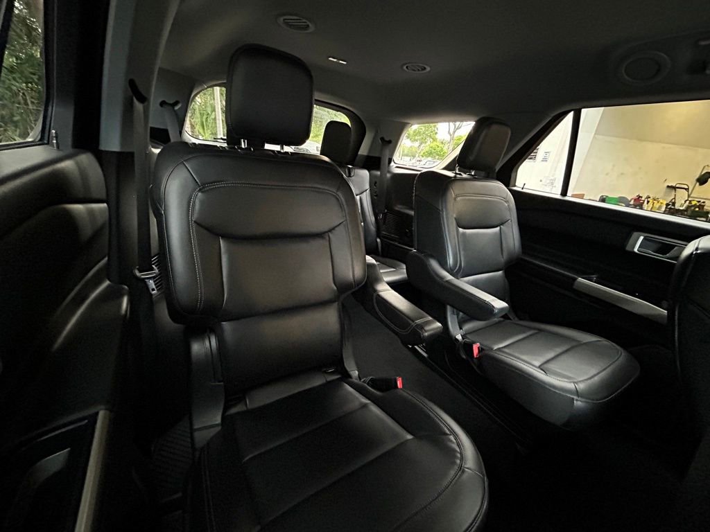 Used 2022 Ford Explorer XLT w/ Equipment Group 202A image 27