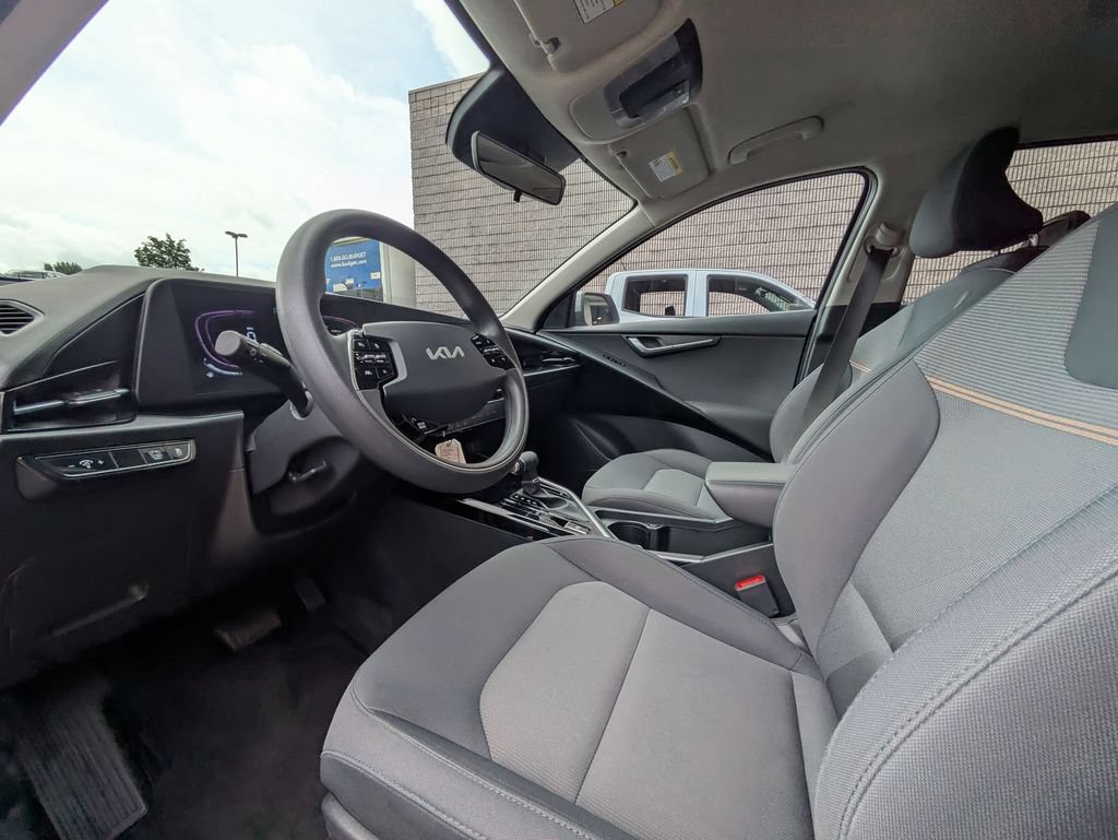 Used 2025 Kia Niro LX FWD image 15
