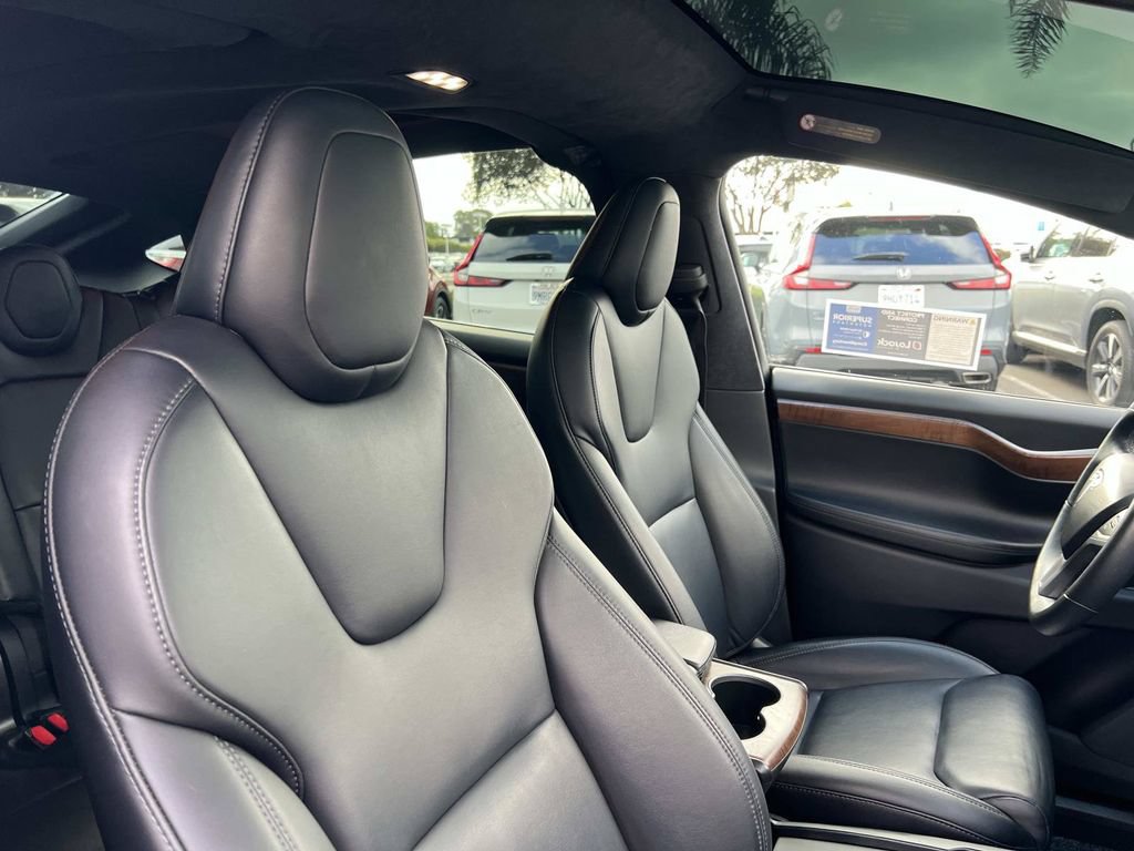Used 2020 Tesla Model X Long Range AWD/4WD image 29