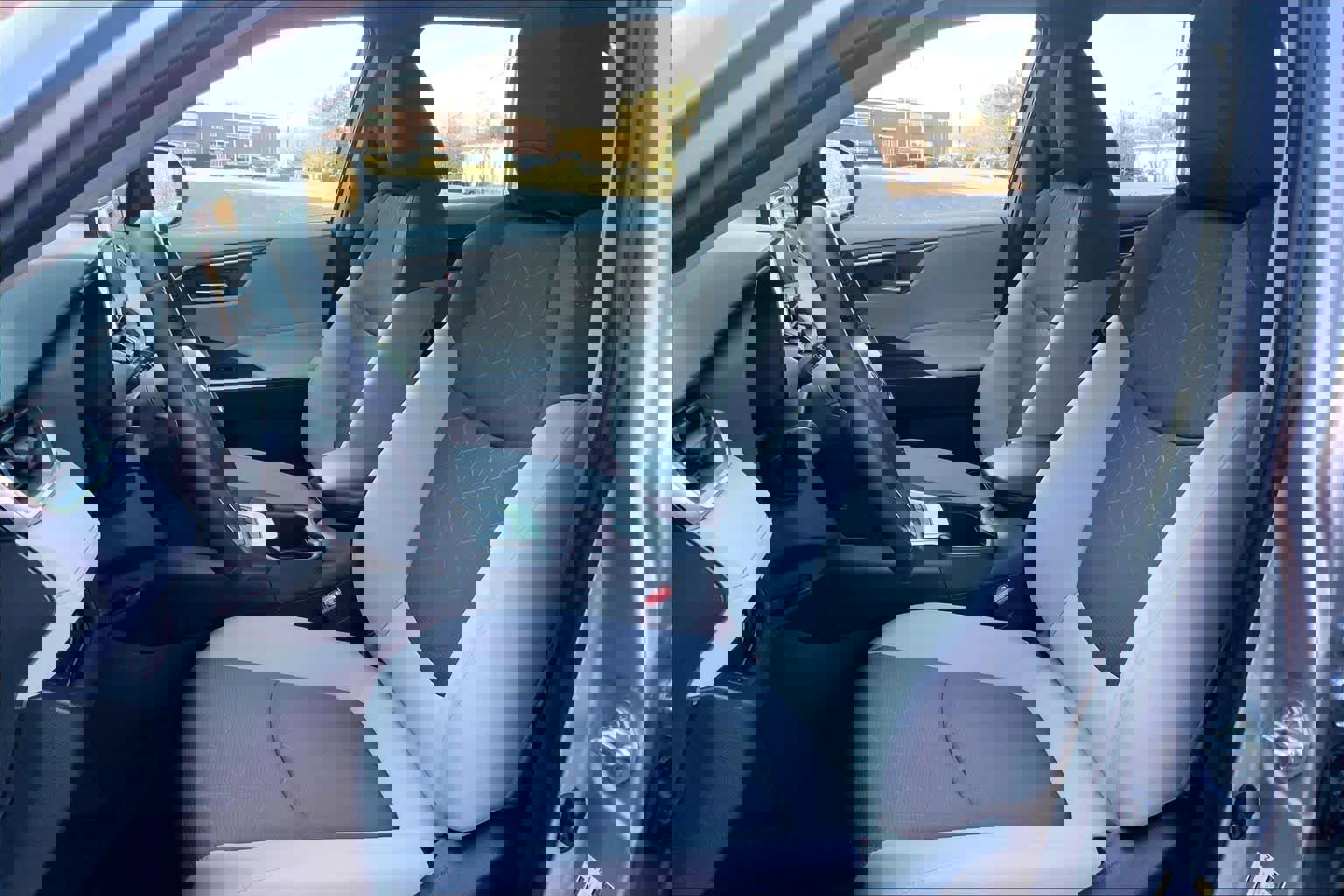 Used 2025 Toyota RAV4 XLE image 8