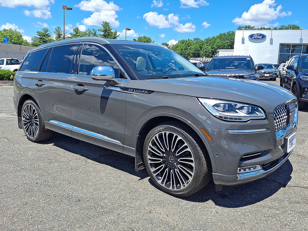 Used 2021 Lincoln Aviator Black Label w/ Dynamic Handling Package AWD/4WD image 2
