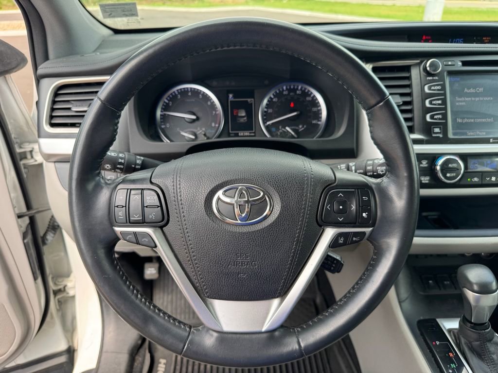 Used 2019 Toyota Highlander Limited Platinum AWD/4WD image 22