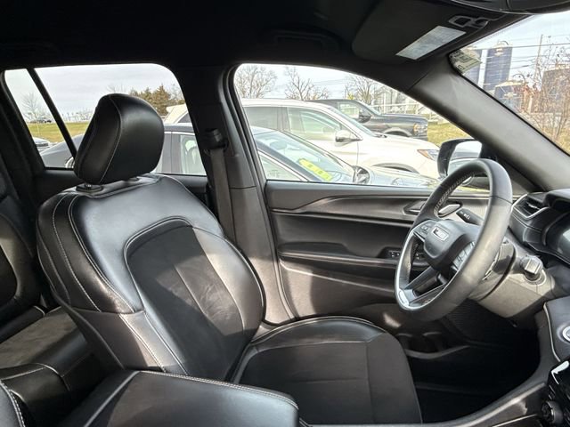 Used 2024 Jeep Grand Cherokee Altitude image 12