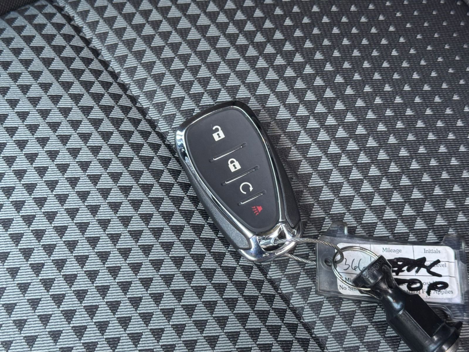 Used 2025 Chevrolet Trax LT w/ LT Convenience Package image 21