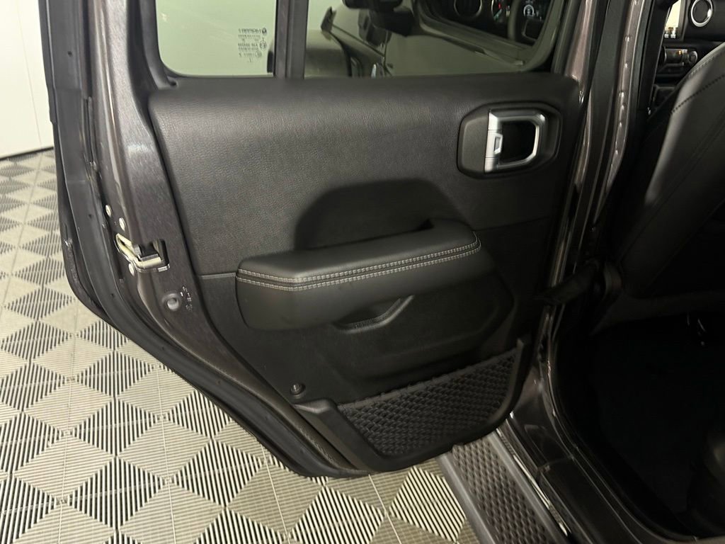 Used 2023 Jeep Wrangler Unlimited Sahara AWD/4WD image 27