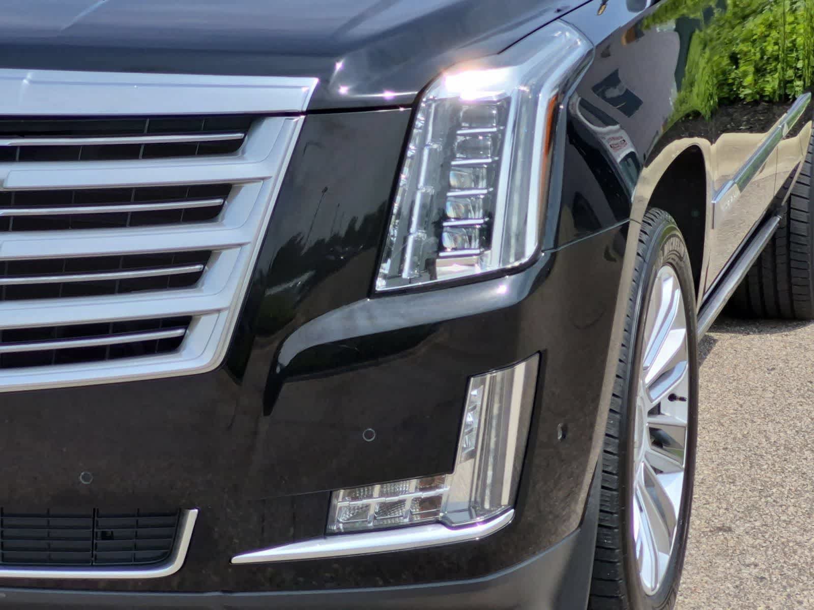 Used 2018 Cadillac Escalade Platinum AWD/4WD image 11