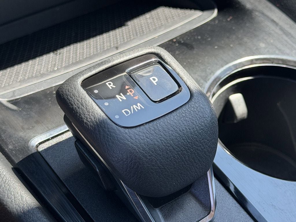Used 2025 Nissan Rogue SV FWD image 20
