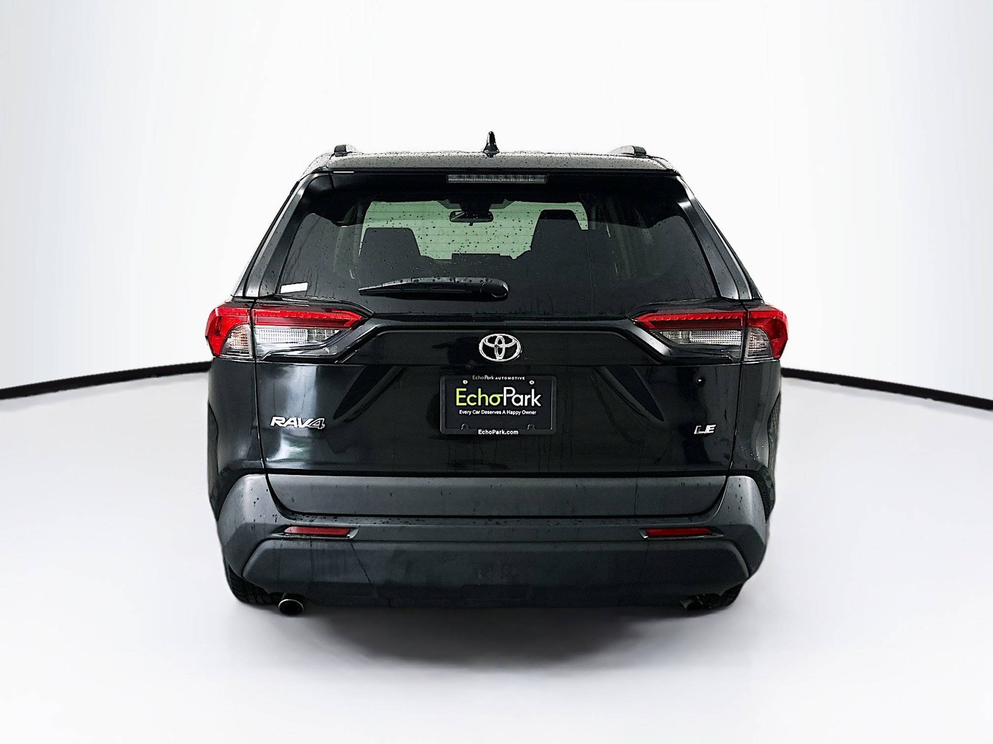 Used 2020 Toyota RAV4 LE FWD image 7