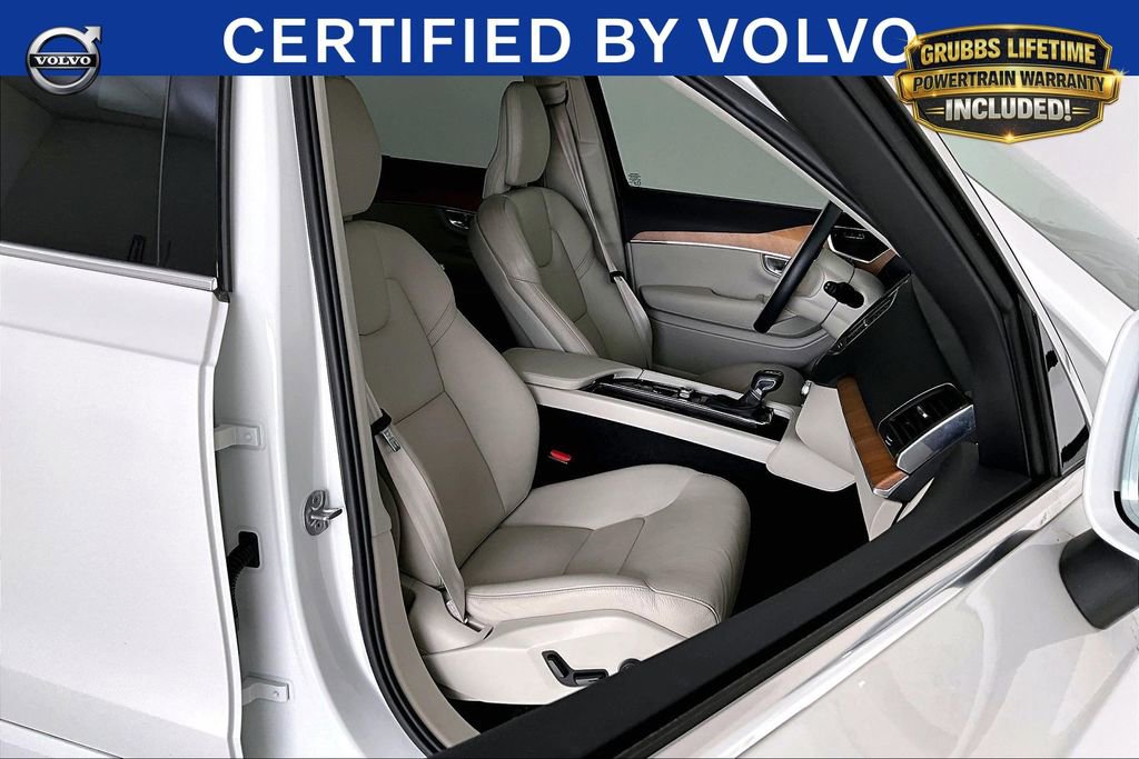 Used 2022 Volvo XC90 T6 Momentum w/ Climate Package AWD/4WD image 11