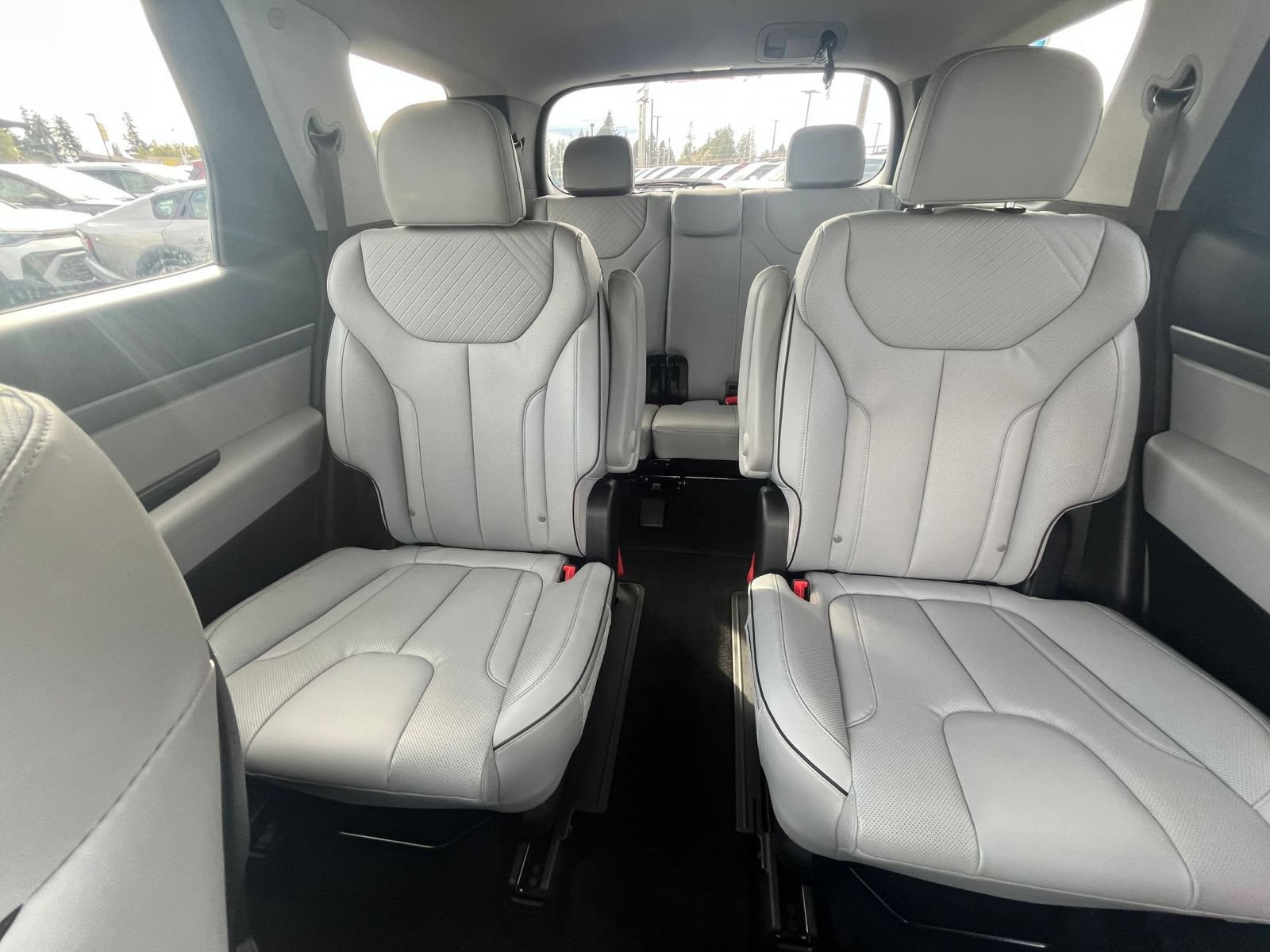 Used 2025 Hyundai Palisade SEL AWD/4WD image 41
