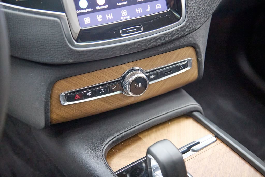 Certified 2023 Volvo XC90 B6 Plus w/ Protection Package Premier image 17