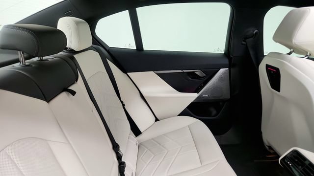 Used 2026 BMW 530i w/ M Sport Package RWD image 38