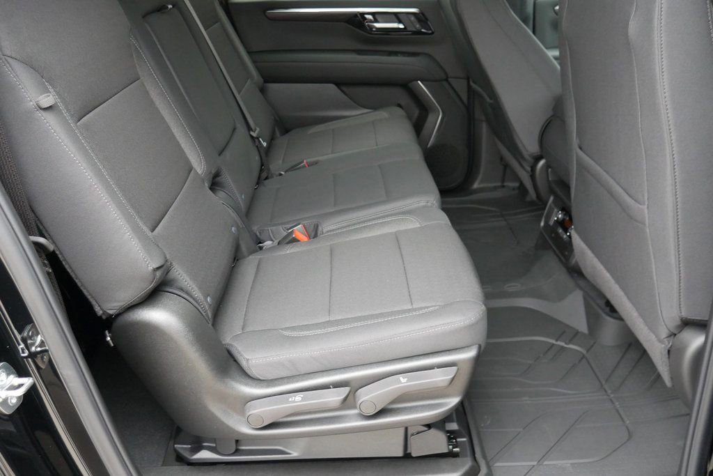 New 2026 Chevrolet Suburban LS image 22