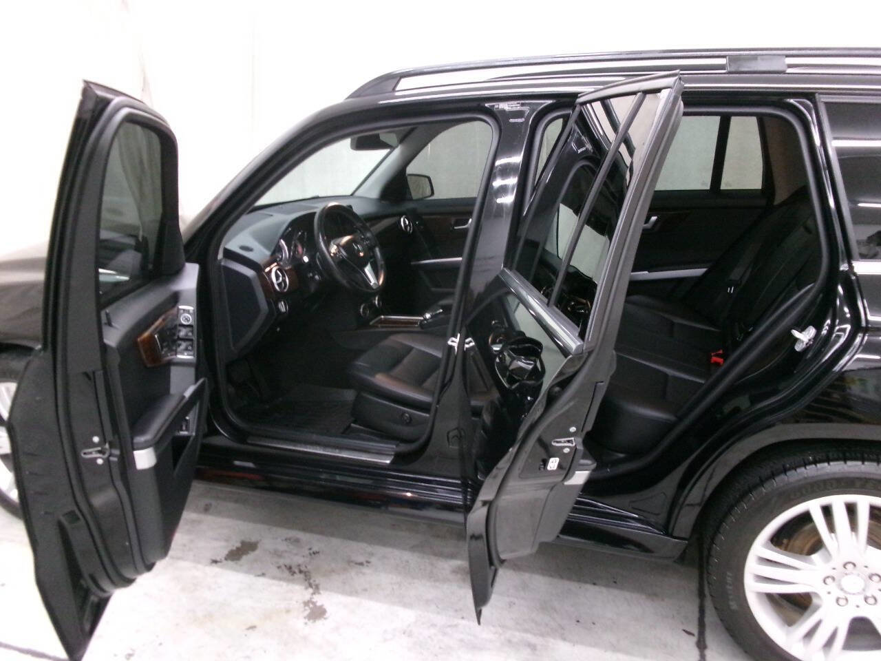 Used 2015 Mercedes-Benz GLK 350 4MATIC image 11