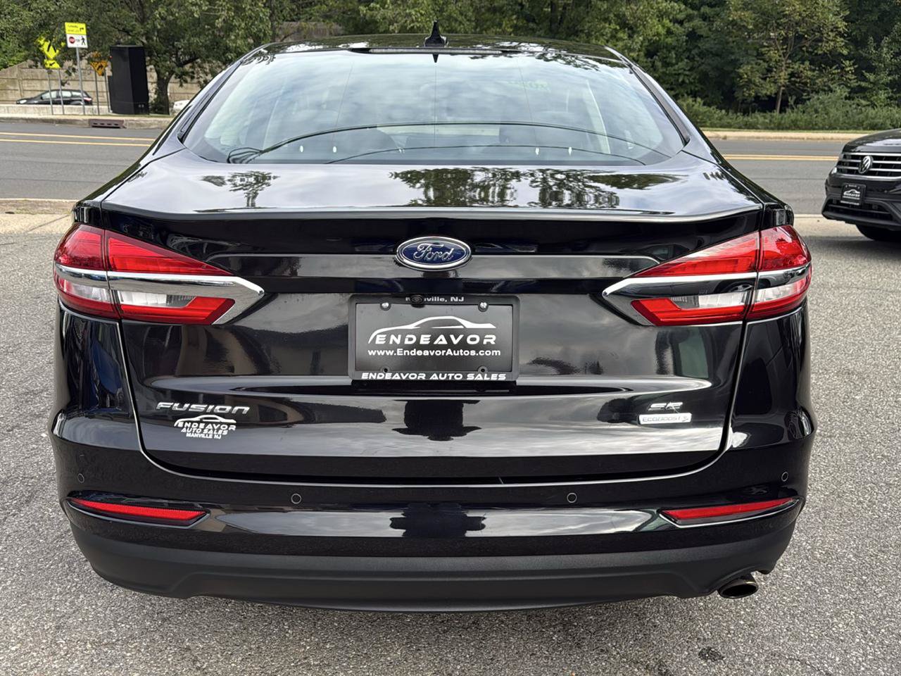 Used 2020 Ford Fusion SE FWD image 6